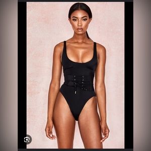 ☀️Delphi Swimsuit 🖤 adorable